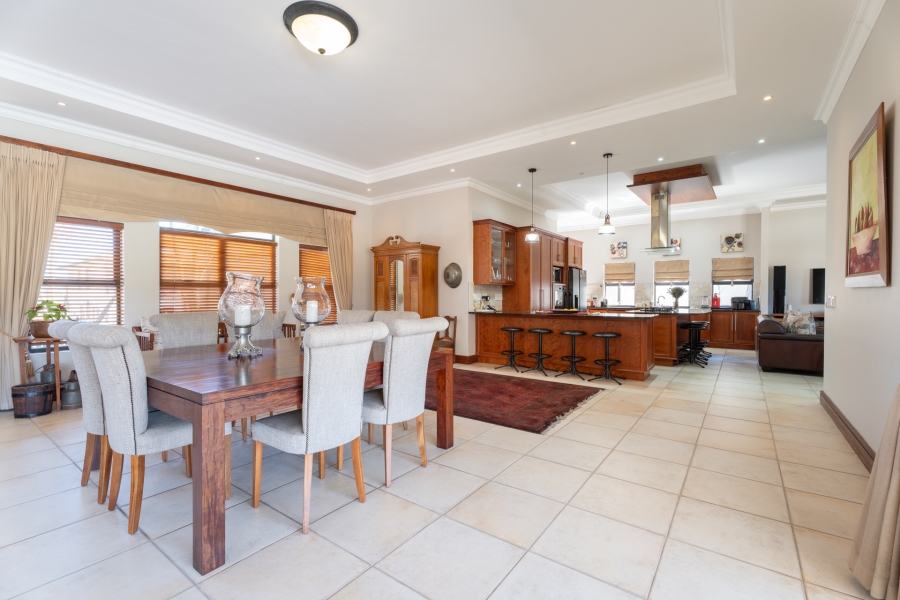 6 Bedroom Property for Sale in Klein Zevenwacht Western Cape